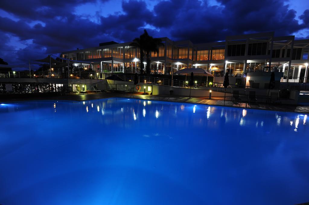 Absolute Beachfront Opal Cove Resort Korora Esterno foto