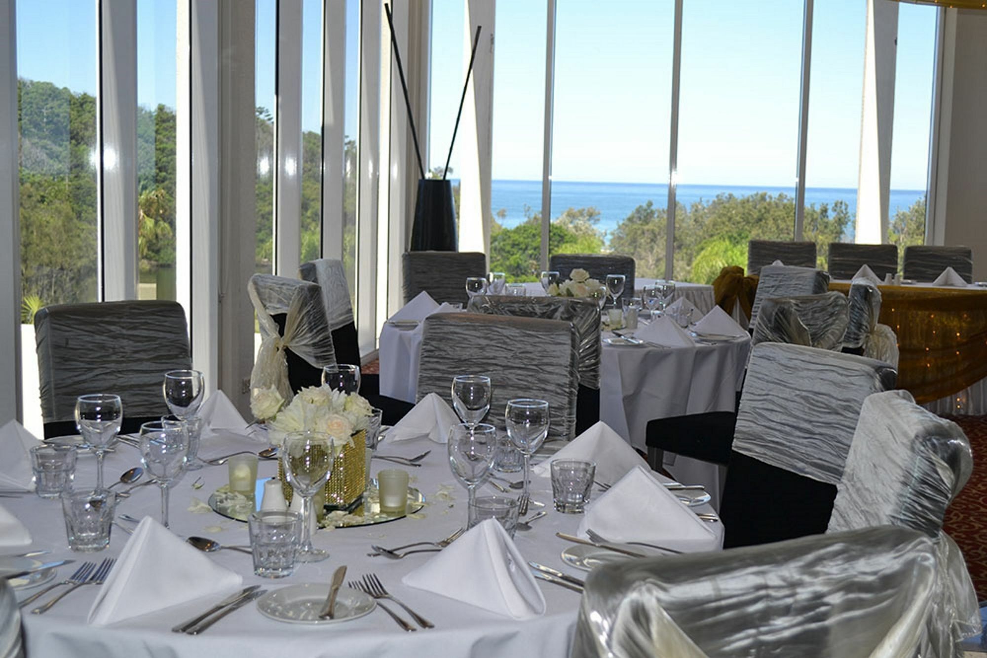 Absolute Beachfront Opal Cove Resort Korora Esterno foto