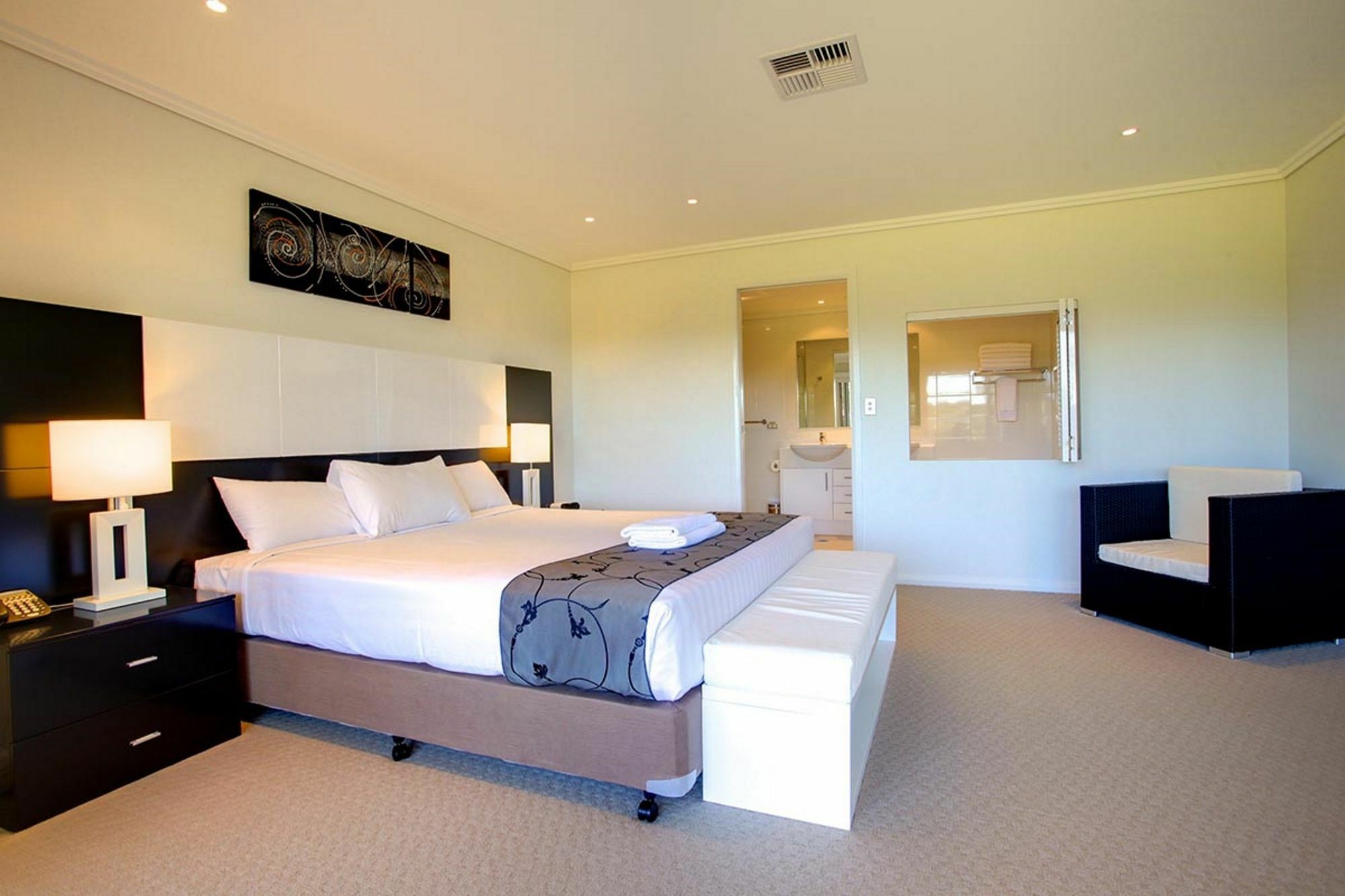 Absolute Beachfront Opal Cove Resort Korora Esterno foto